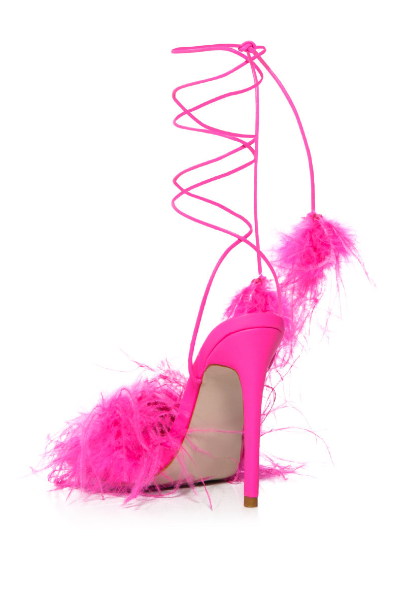 AZALEA WANG PENN FEATHER SANDAL IN FUCHSIA