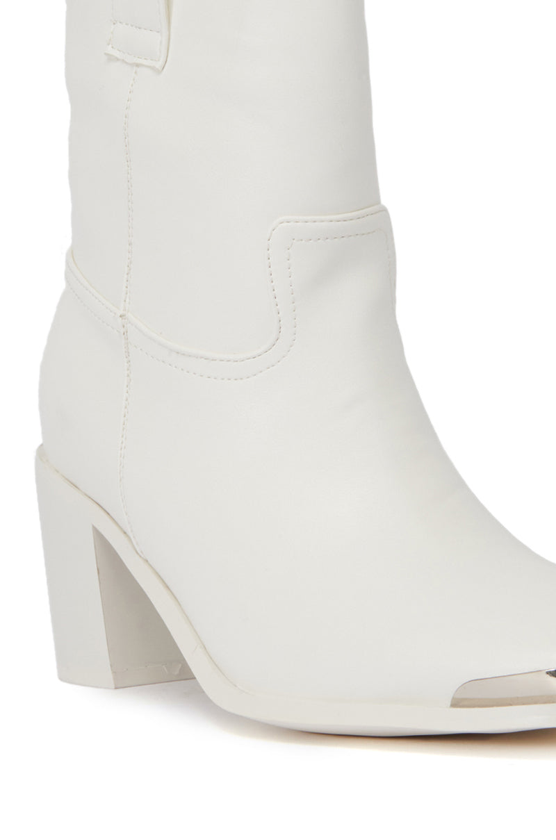 AZALEA WANG JOLYN WHITE WESTERN BOOTIE