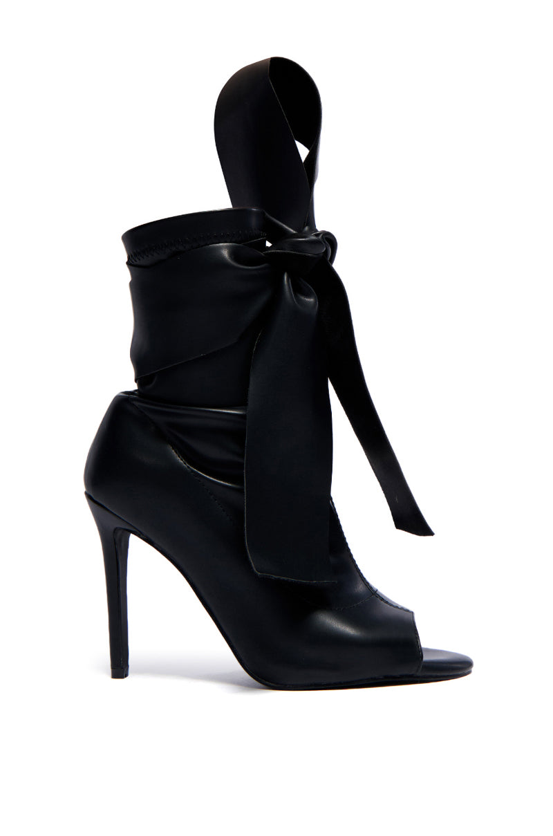 AZALEA WANG KLARICE BLACK PEEP TOE BOOTIE
