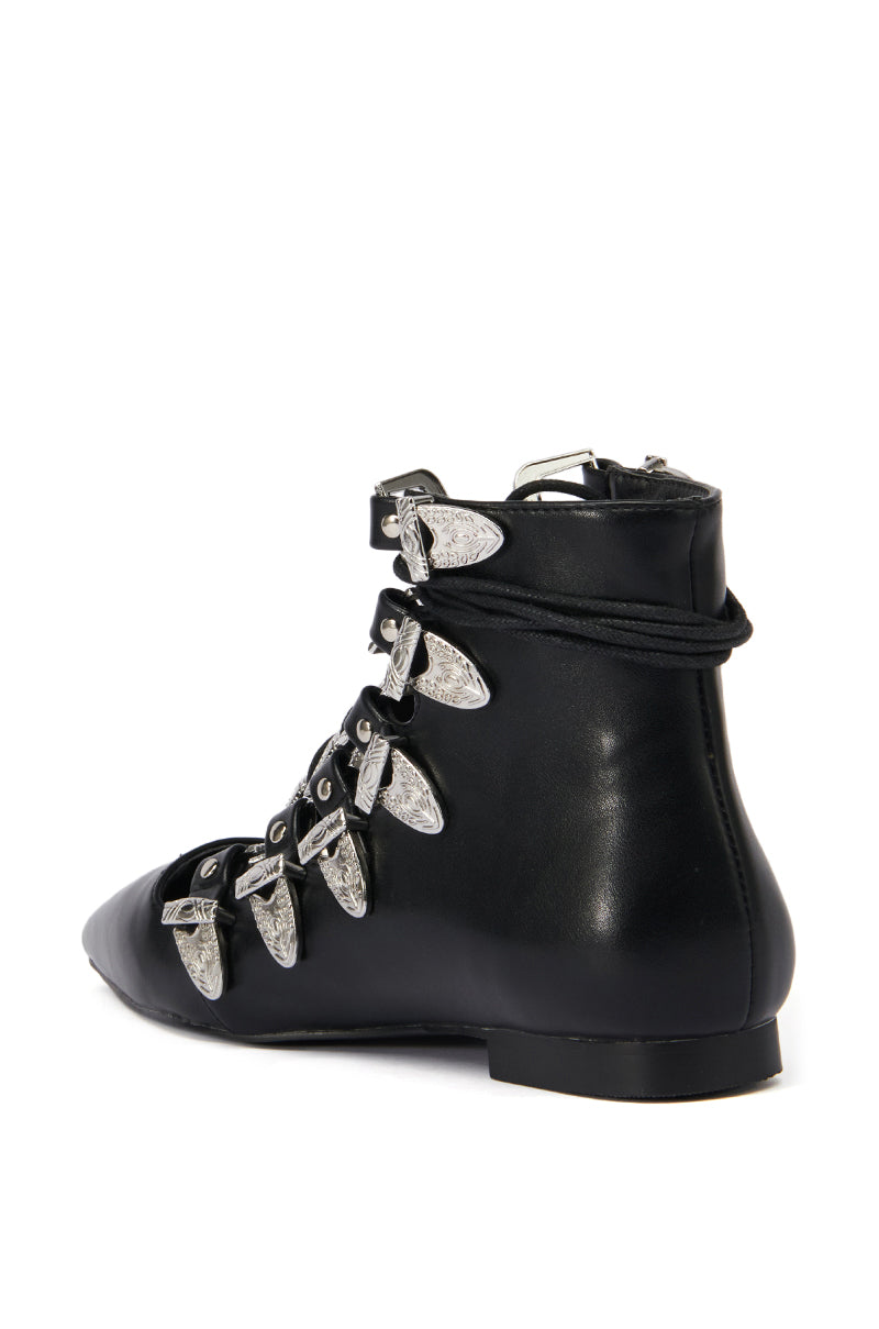 AZALEA WANG MATSON BLACK LACE UP BUCKLE FLAT