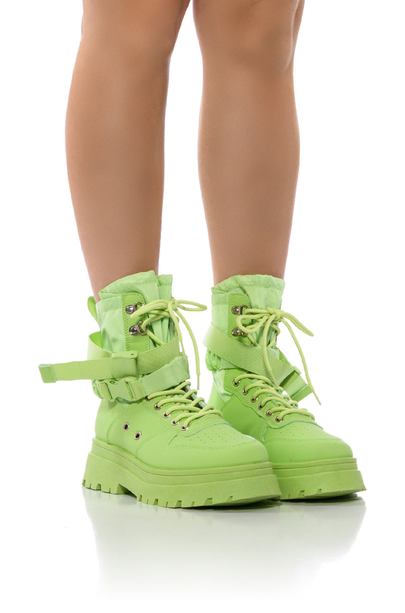 AZALEA WANG PEACHY MONOCHROMATIC SNEAKER IN GREEN
