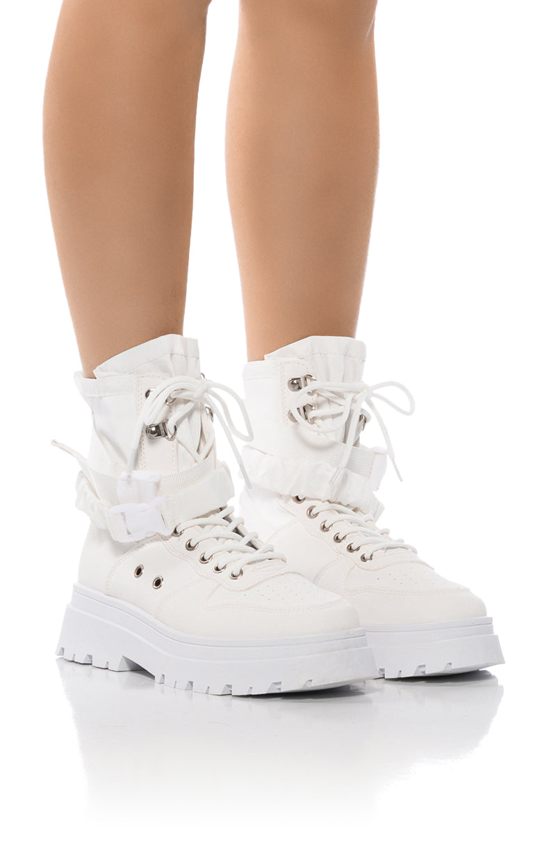 AZALEA WANG PEACHY MONOCHROMATIC SNEAKER IN WHITE