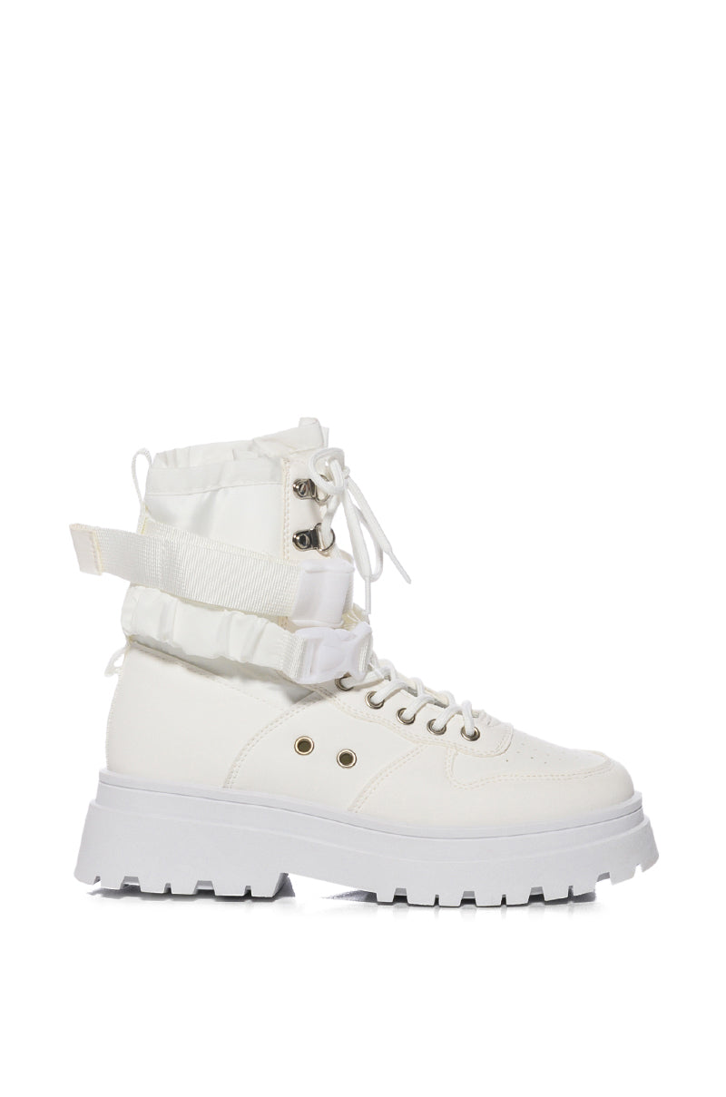 AZALEA WANG PEACHY MONOCHROMATIC SNEAKER IN WHITE