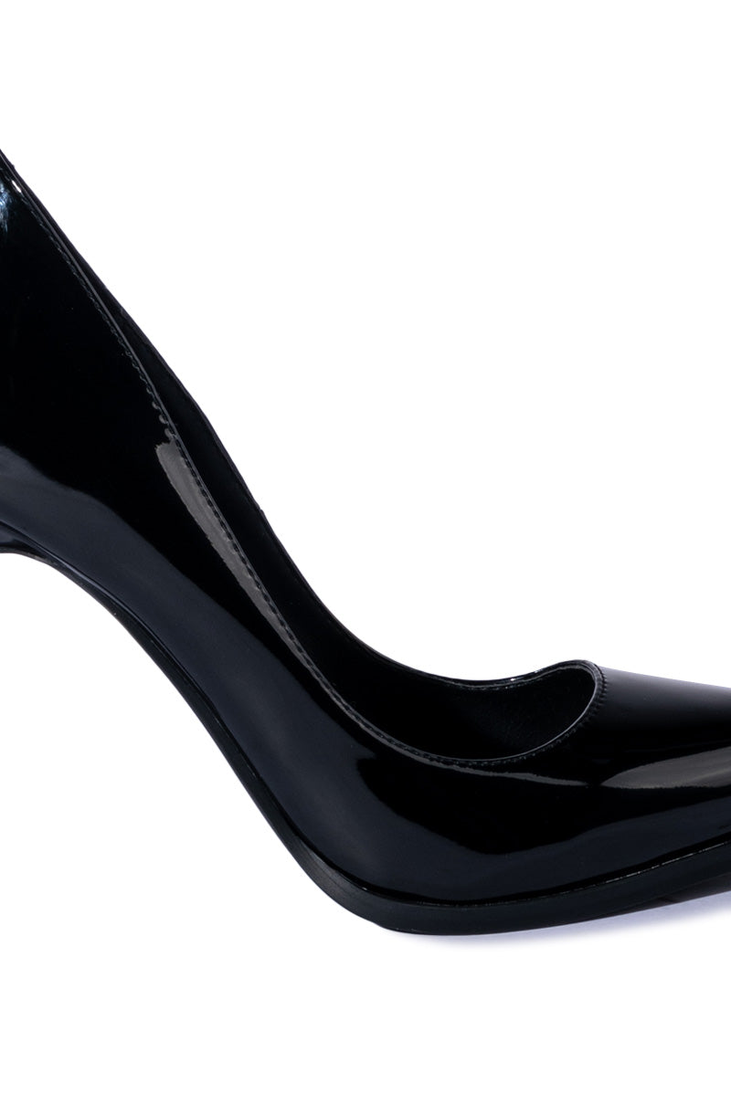 AZALEA WANG RECIPE STILETTO CLASSIC PUMP IN BLACK