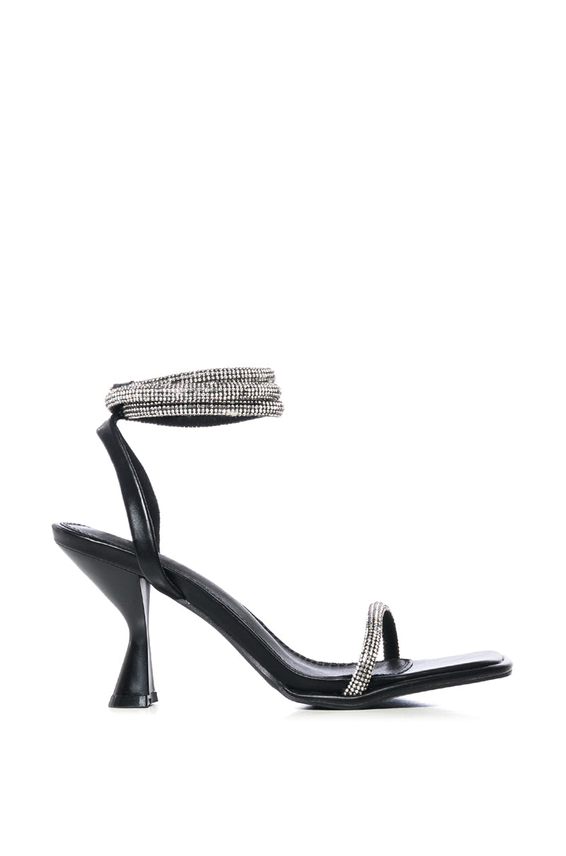 AZALEA WANG RICHARDS BLACK SPARKLE SANDAL