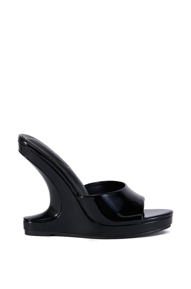AZALEA WANG SHLOMO BLACK ABSTRACT WEDGE HEEL SANDAL