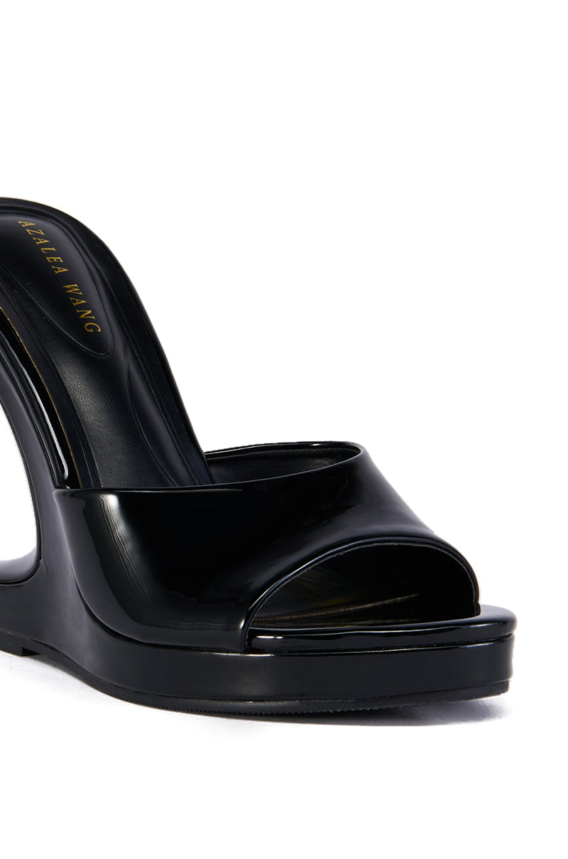 AZALEA WANG SHLOMO BLACK ABSTRACT WEDGE HEEL SANDAL