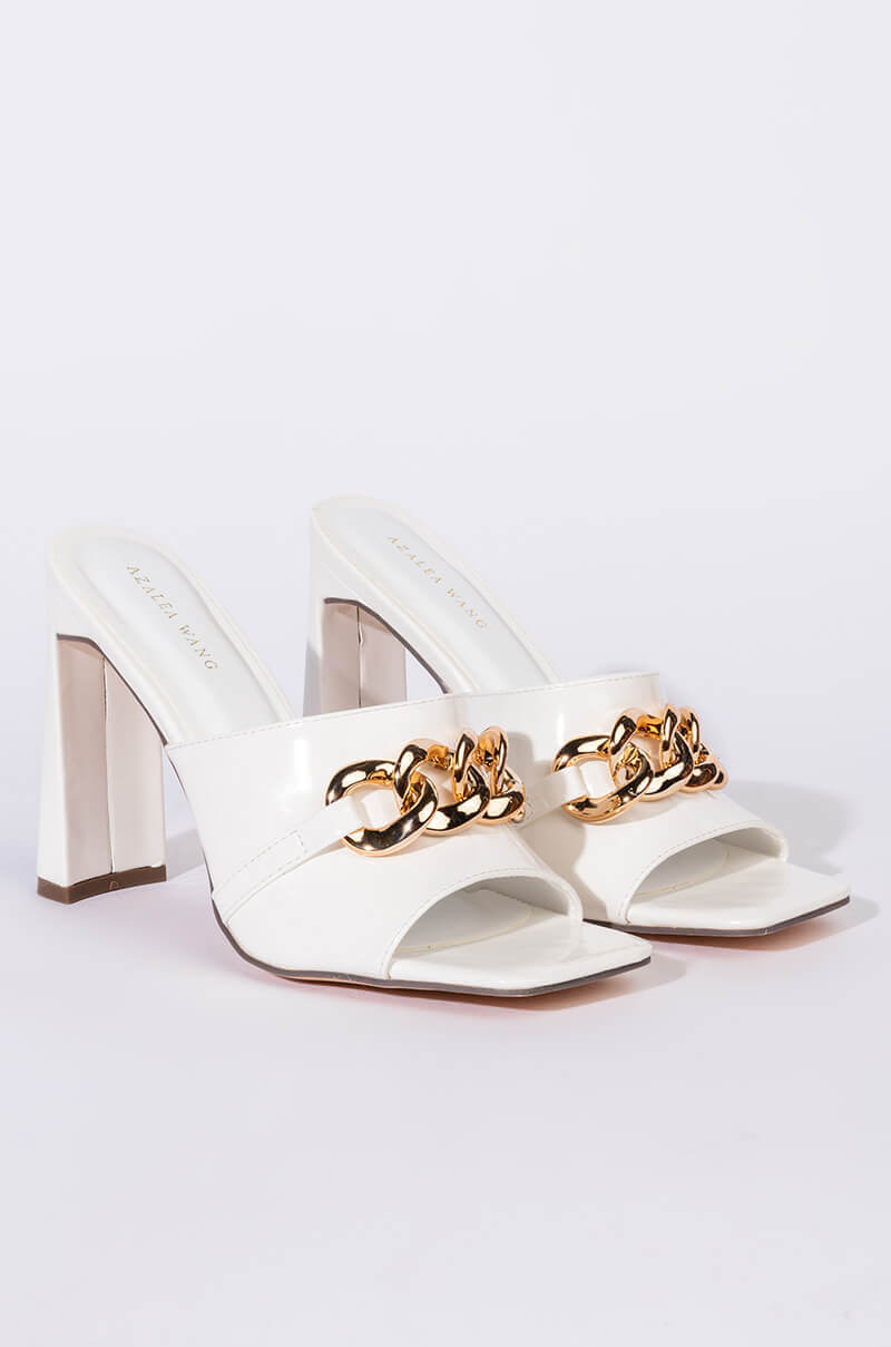 AZALEA WANG TAKE A CHANCE CHUNKY SANDAL IN WHITE