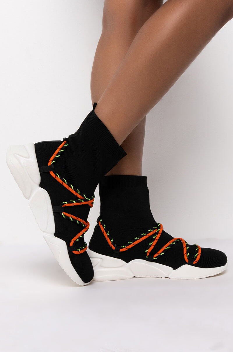 AZALEA WANG UP IN FLAMES FLATFORM SNEAKER IN BLACK MULTI