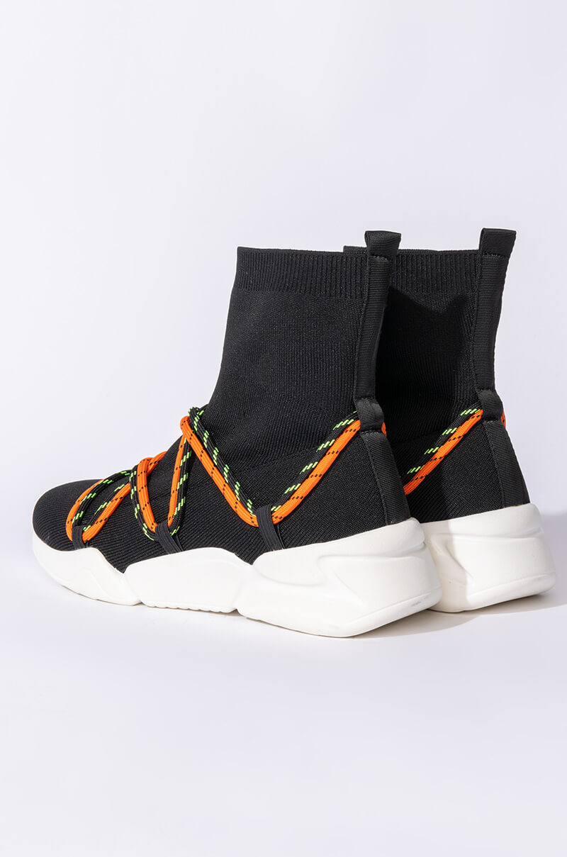 AZALEA WANG UP IN FLAMES FLATFORM SNEAKER IN BLACK MULTI