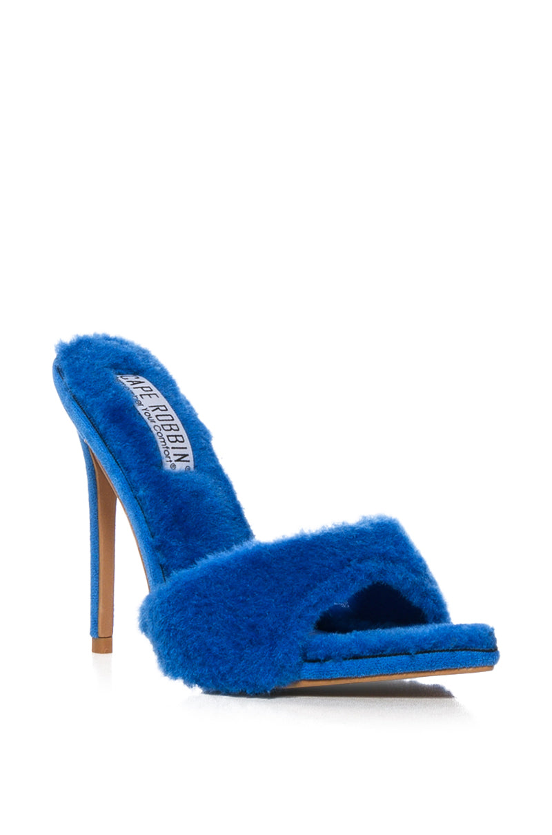 BMOVE FUZZY POINTED SANDAL IN BLUE
