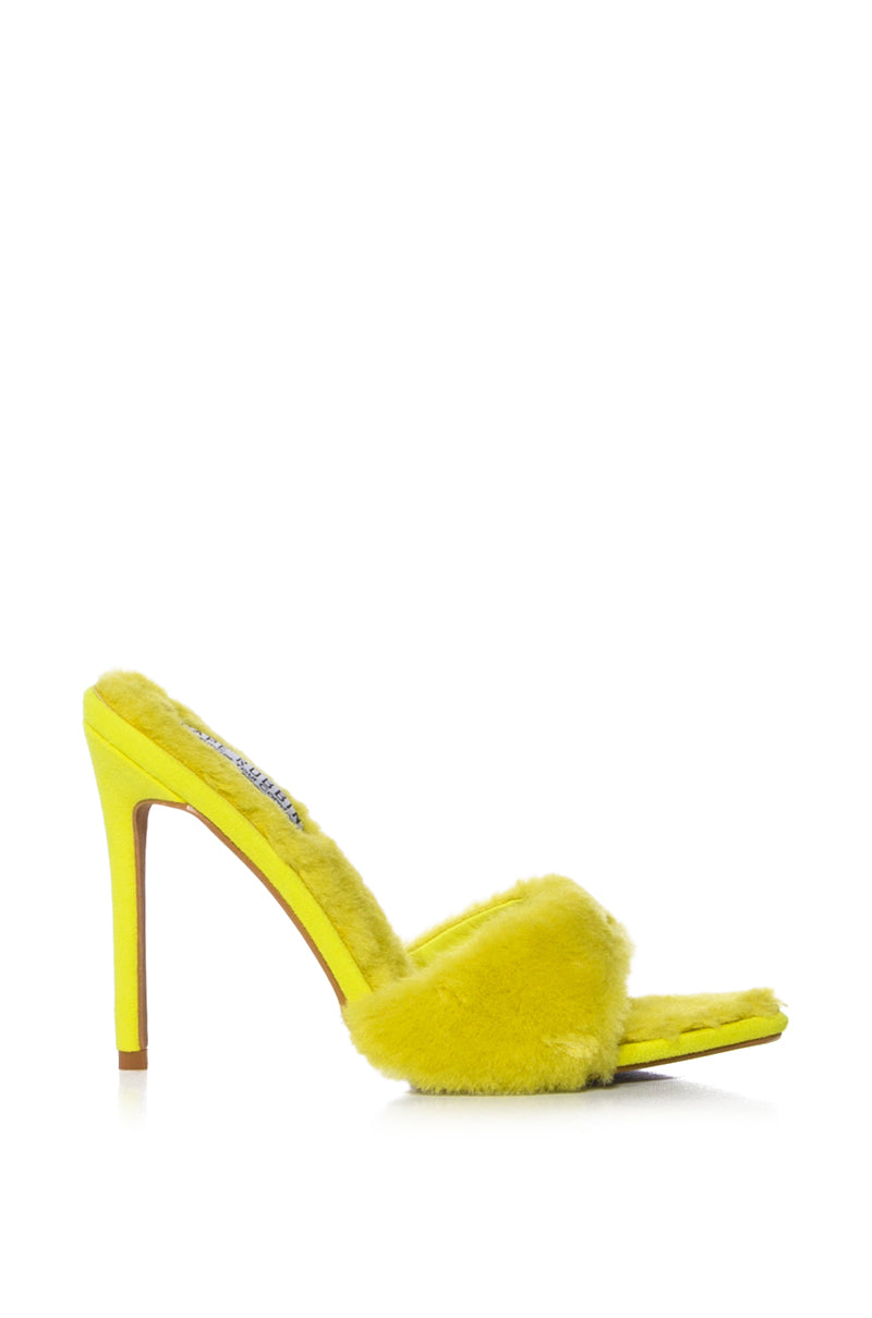 BMOVE FUZZY POINTED SANDAL IN YELLOW