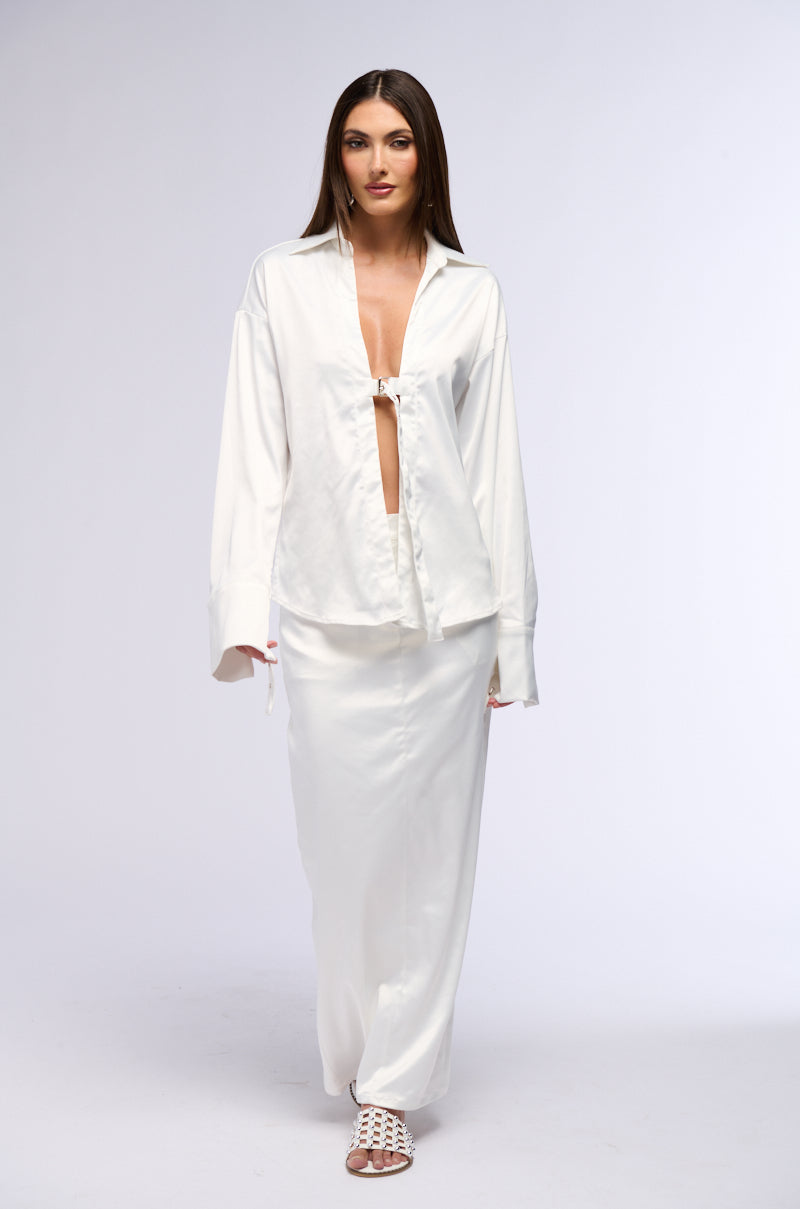 BELLISSIMA SATIN FINISH COLLARED BLOUSE IN WHITE