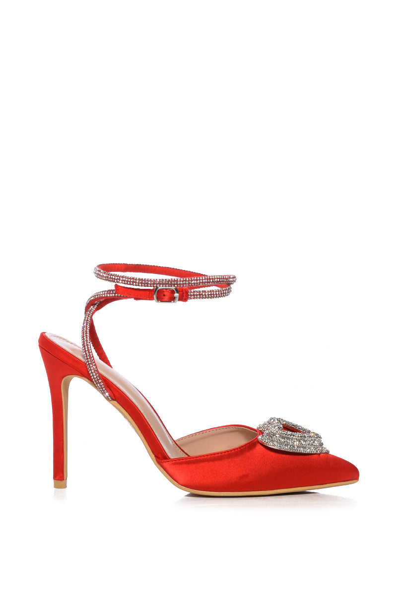 BROKEN LINES RED PUMP WITH HEART EMBELLISHMENT