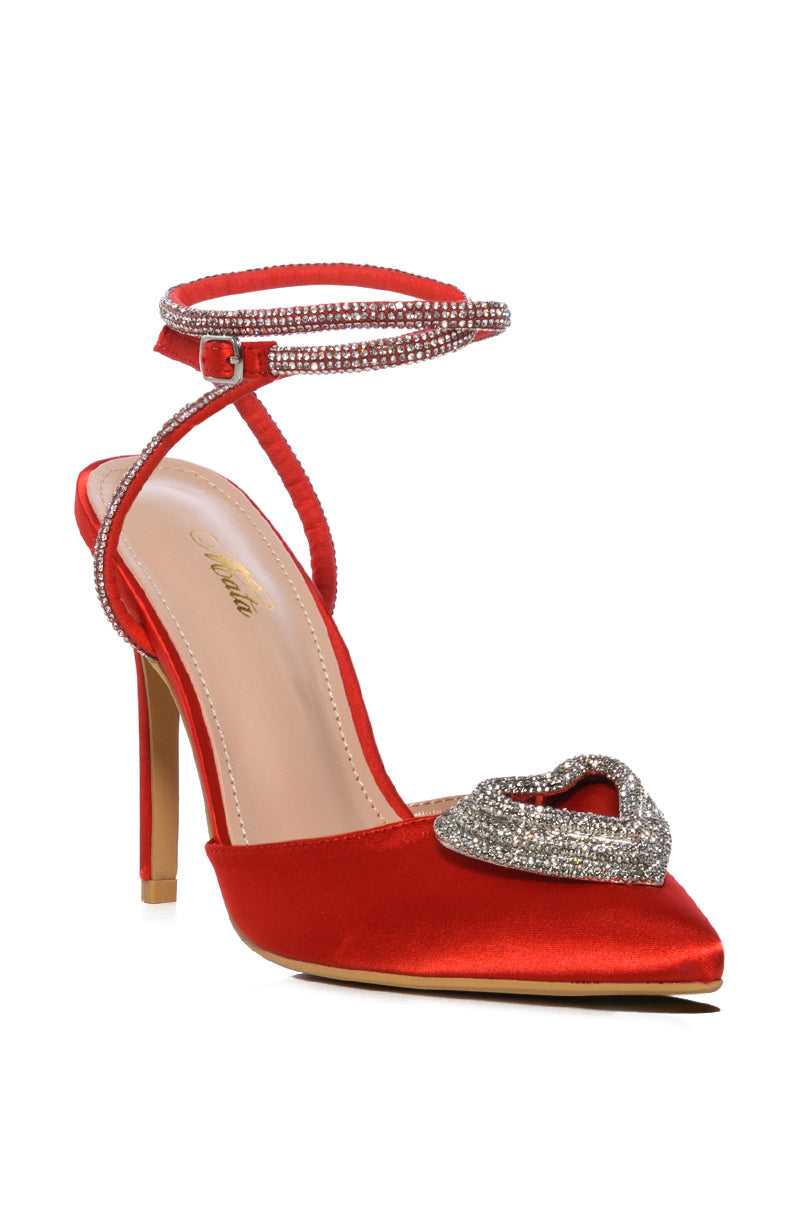 BROKEN LINES RED PUMP WITH HEART EMBELLISHMENT