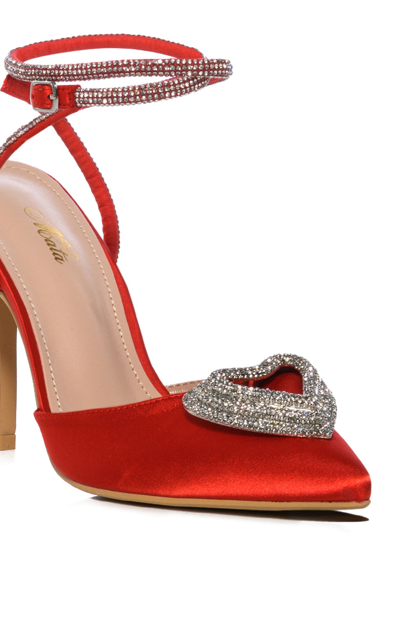BROKEN LINES RED PUMP WITH HEART EMBELLISHMENT