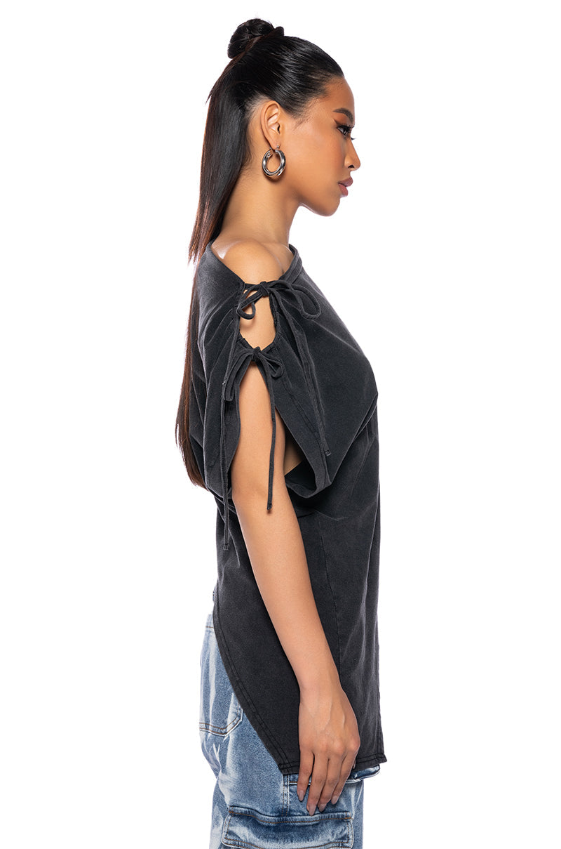 CATIE BOAT NECK ASYMMETRICAL TSHIRT