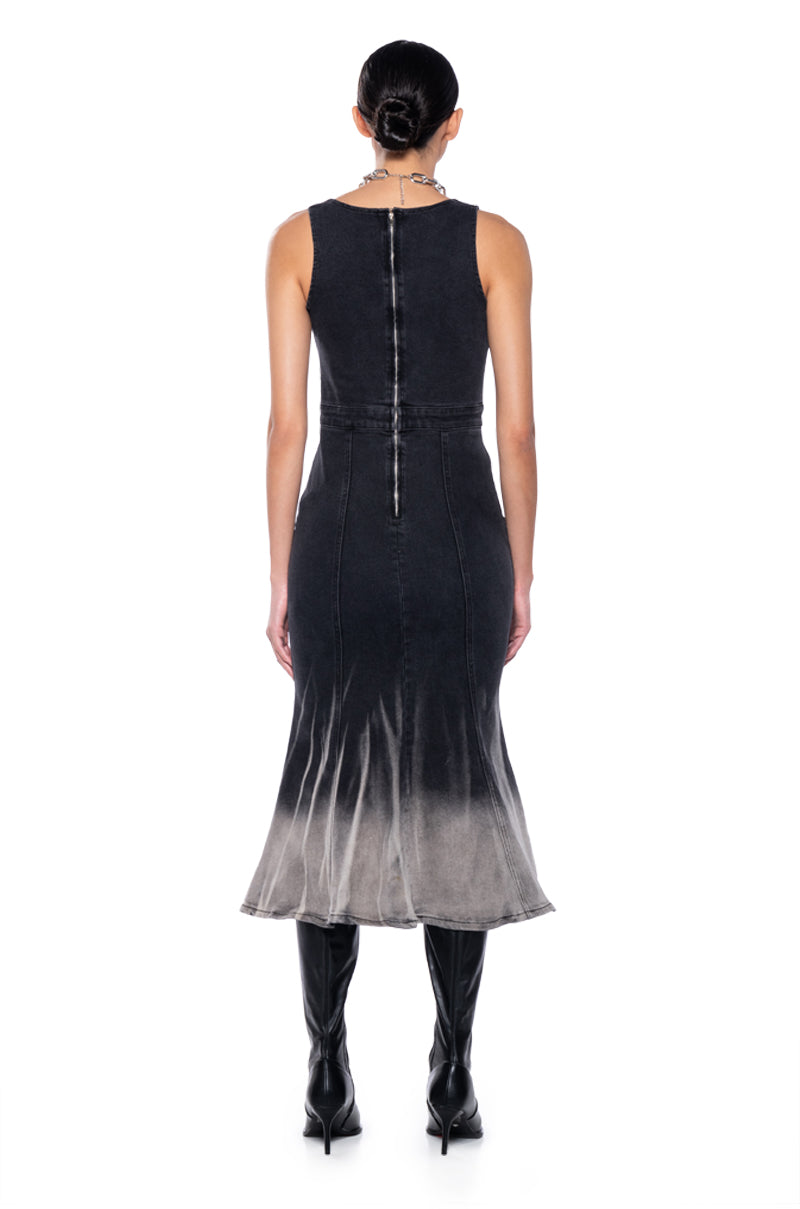 DANCIN IN DENIM MIDI DRESS