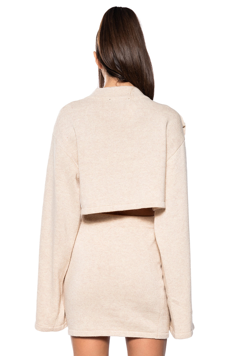 GARDENIA APPLIQUE CROPPED SWEATER