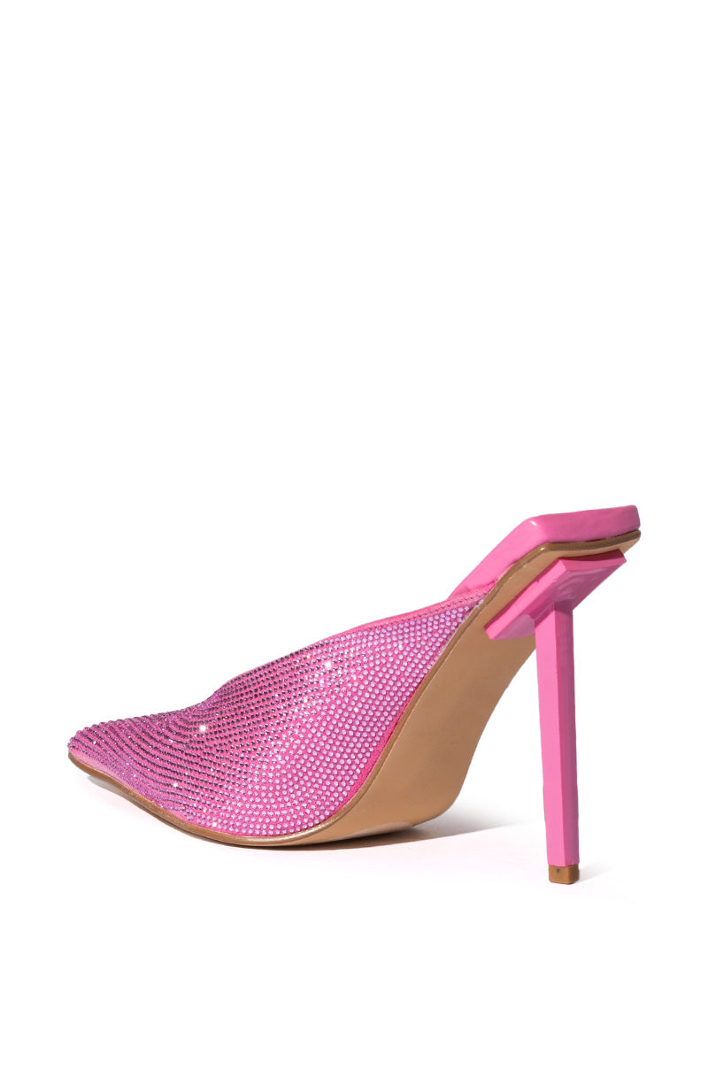 JAZZ EMBELLISHED PUMP