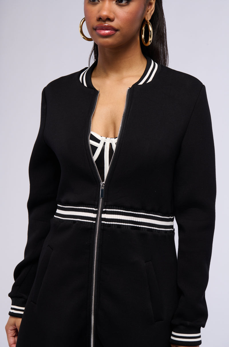 KEEP IT MOVING SCUBA TRENCH IN BLACK