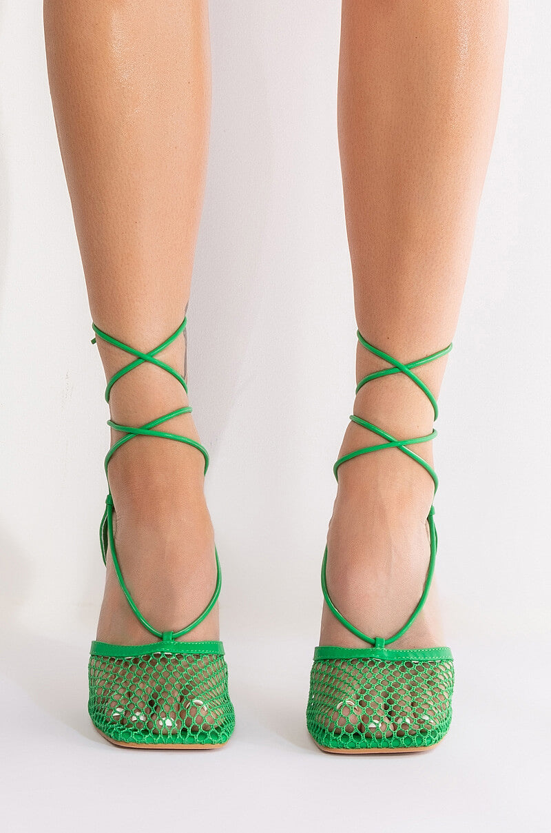 NETTED STRAPPY PUMP IN GREEN