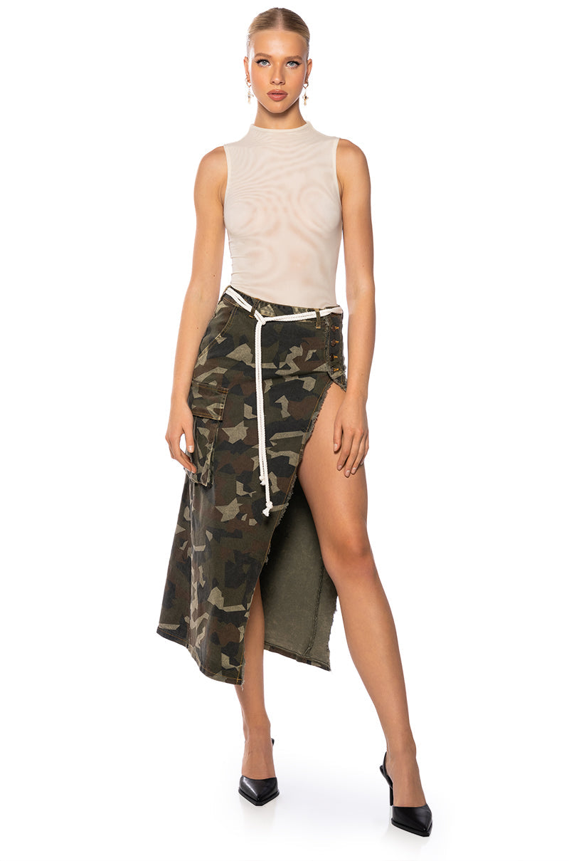 LOOKING UP CAMO MIDI SKIRT
