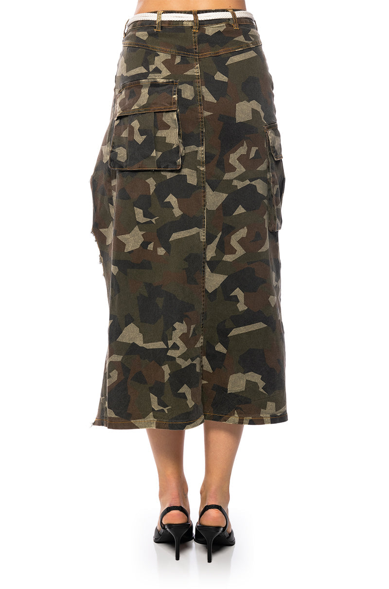 LOOKING UP CAMO MIDI SKIRT