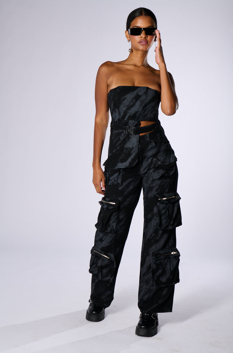 MOODY ATTITUDE PRINTED CARGO PANT