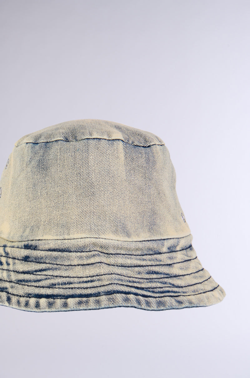 NEVER JADED WASHED BUCKET HAT
