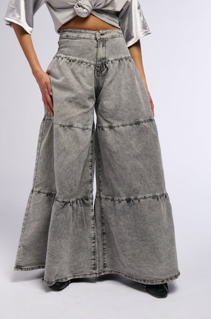 NIKIA TIERED WIDE LEG DENIM JEAN