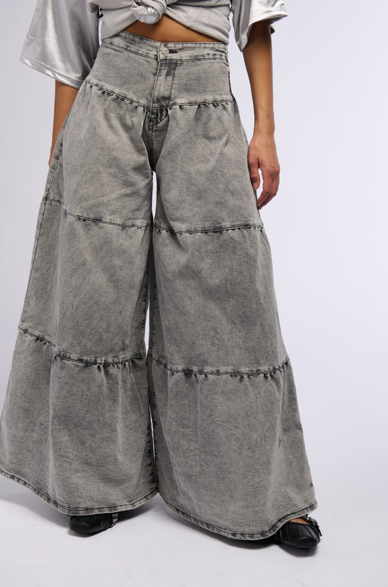 NIKIA TIERED WIDE LEG DENIM JEAN