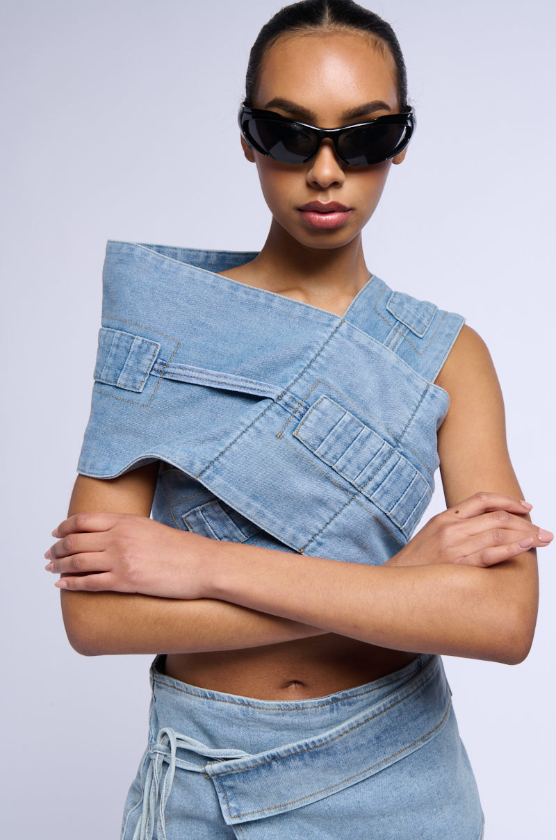 NO SHOW CROP DENIM VEST TOP