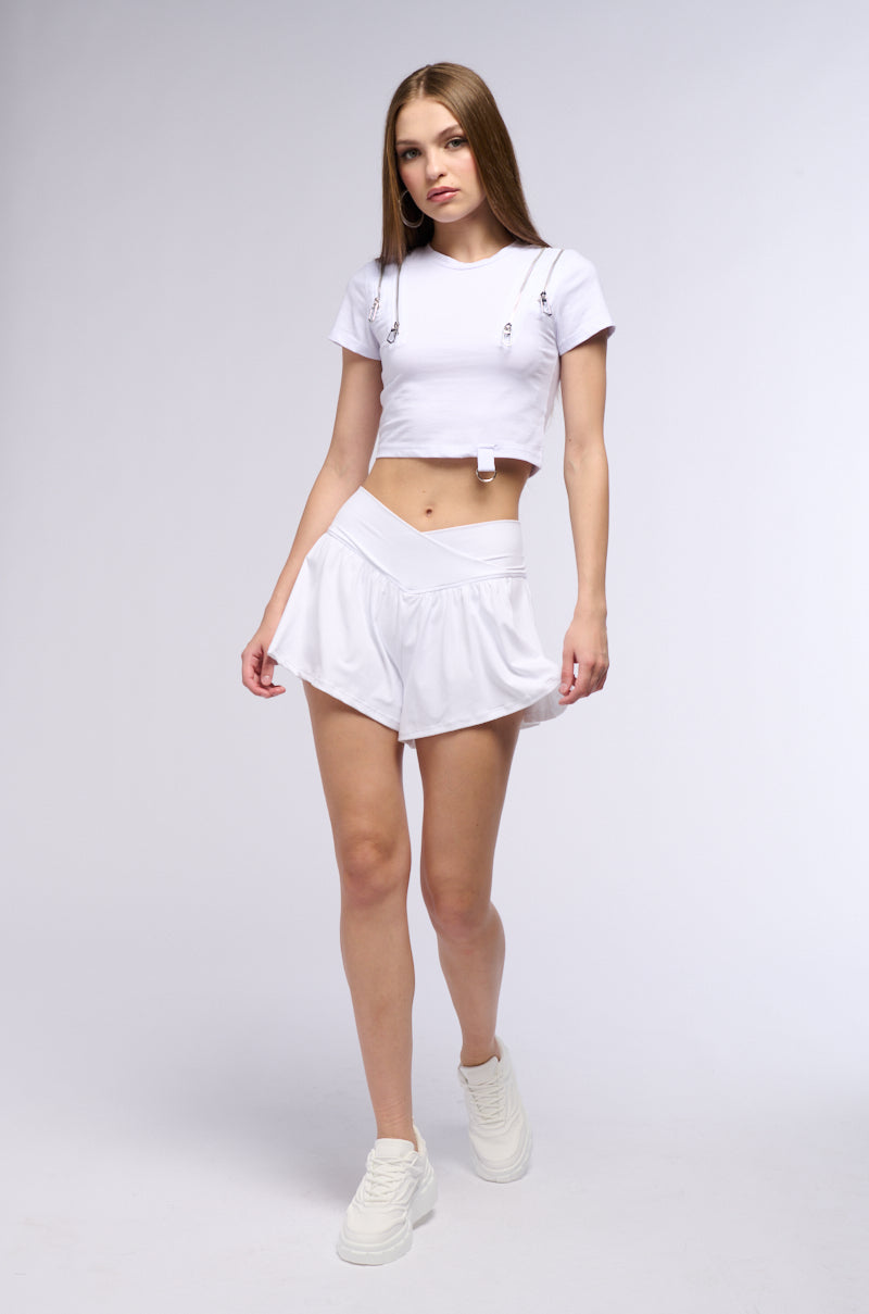 ON THE MOVE RUFFLE SHORT IN WHITE