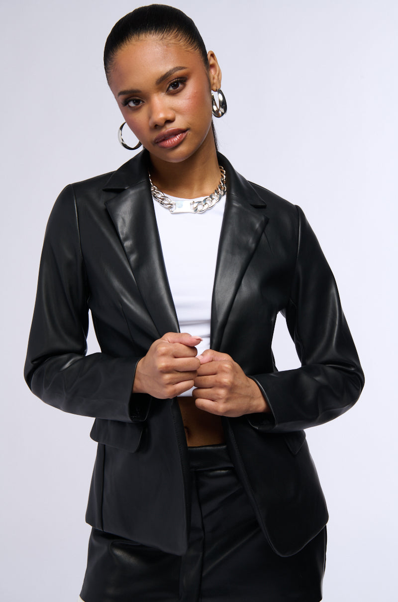SO CHIC SOFT FAUX LEATHER BLAZER IN BLACK