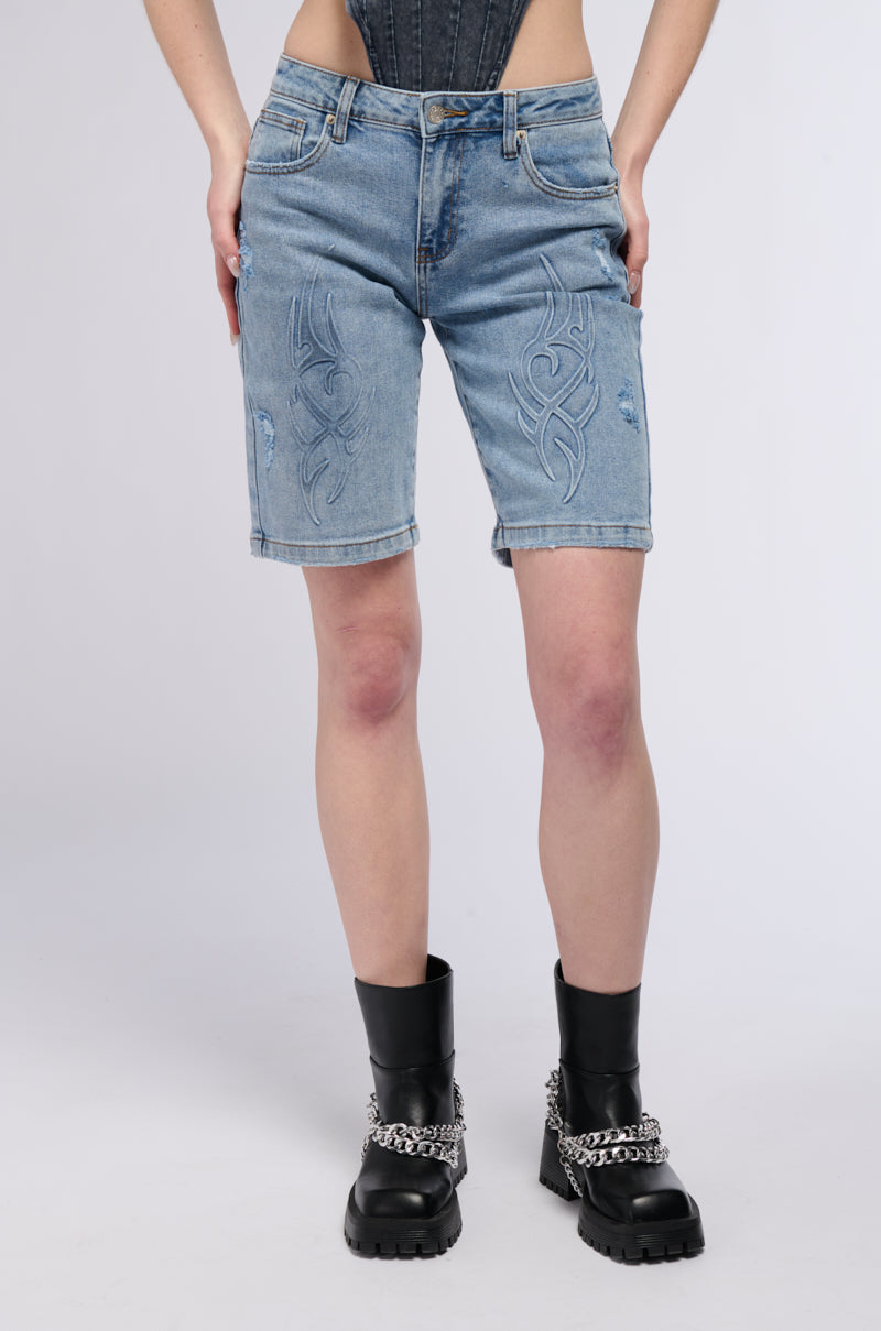 STRAIGHT TO THE DESERT DENIM SHORT