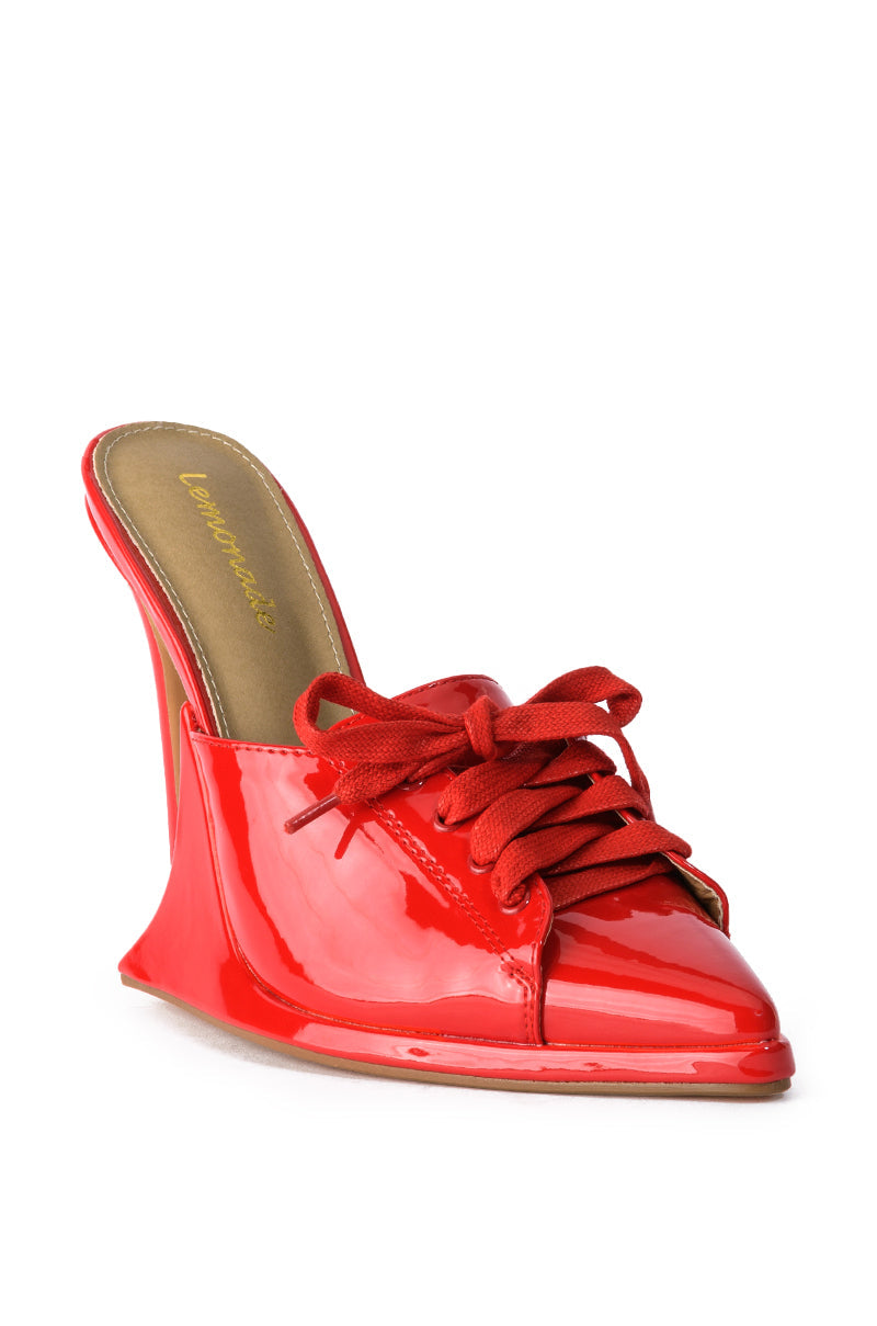 STUNNA STILETTO PUMP IN RED