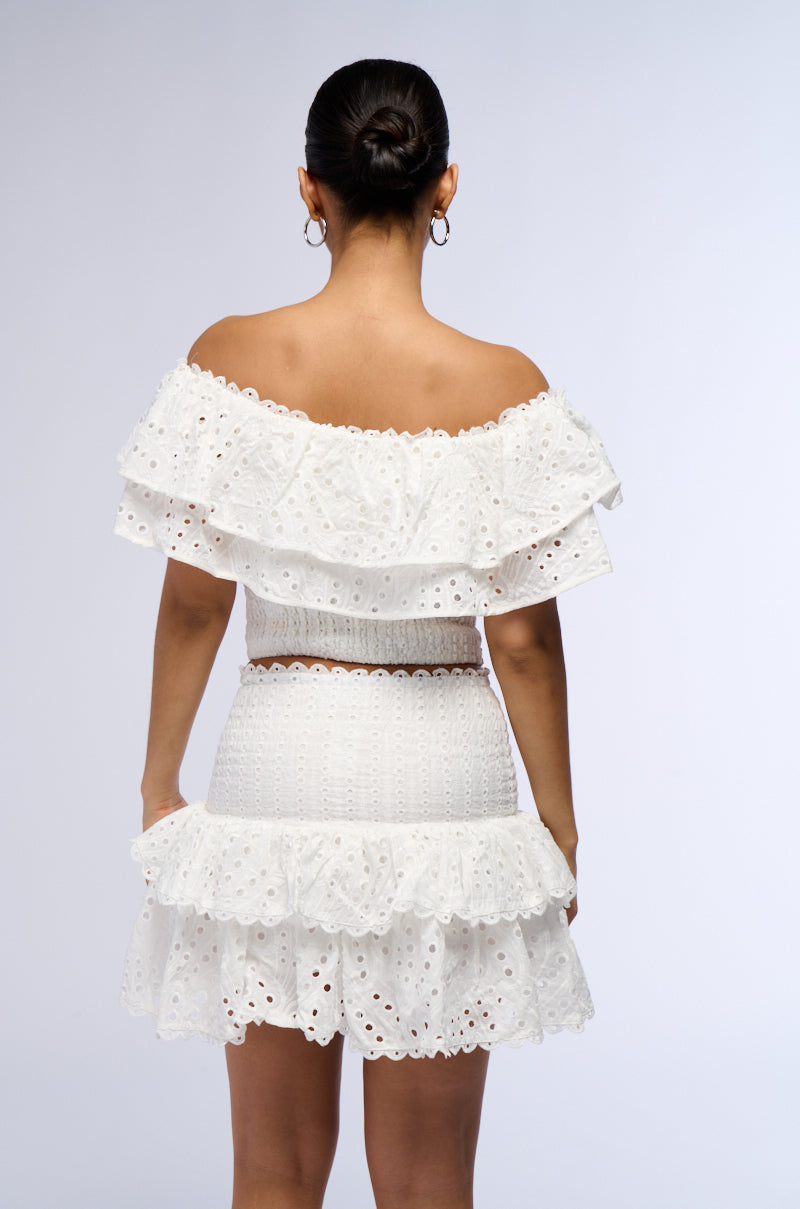 SUMMER LOVING OFF THE SHOULDER RUFFLE BLOUSE IN WHITE