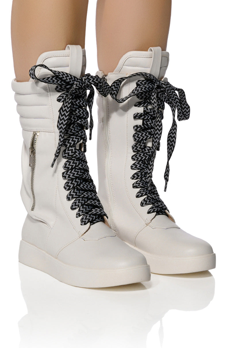 AZALEA WANG TONY FLAT BOOT IN WHITE AND BLACK