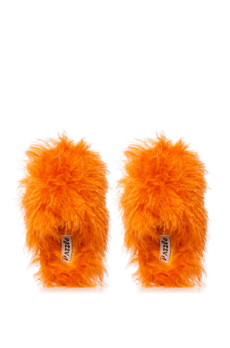 FURRY FUR SLIPPERS IN ORANGE