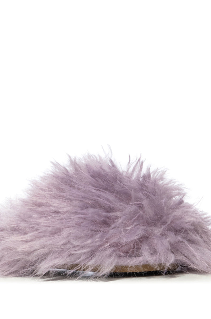 FURRY FUR SLIPPERS IN PURPLE